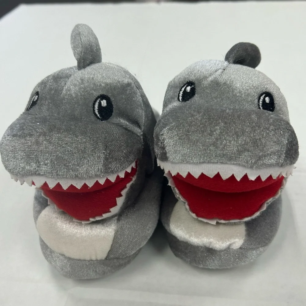 NWOT! Build-A-Bear Gray Shark Plush Slippers Unisex. Size 10-11
